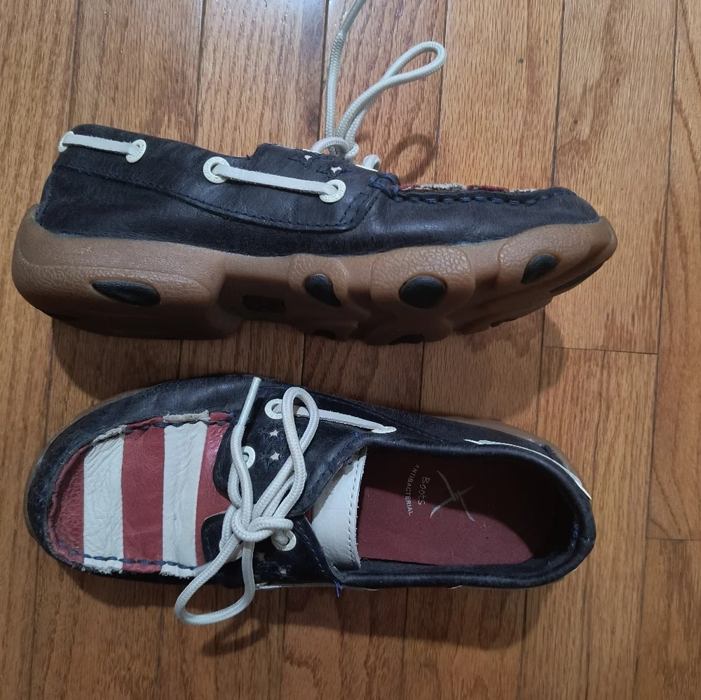 Twisted X moccasin/boat shoes, American flag, size 2M (big kid)